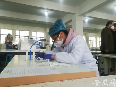 復工復產企業探訪 | 格蘭帝衛生材料 應疫情需要轉產口罩，生產線4天辦齊手續